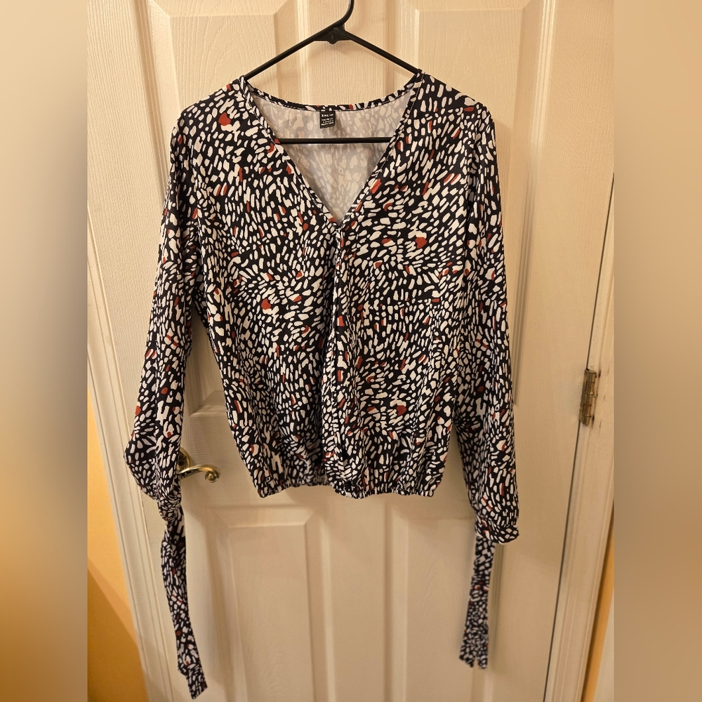 SHEIN Black and White Abstract Blouse